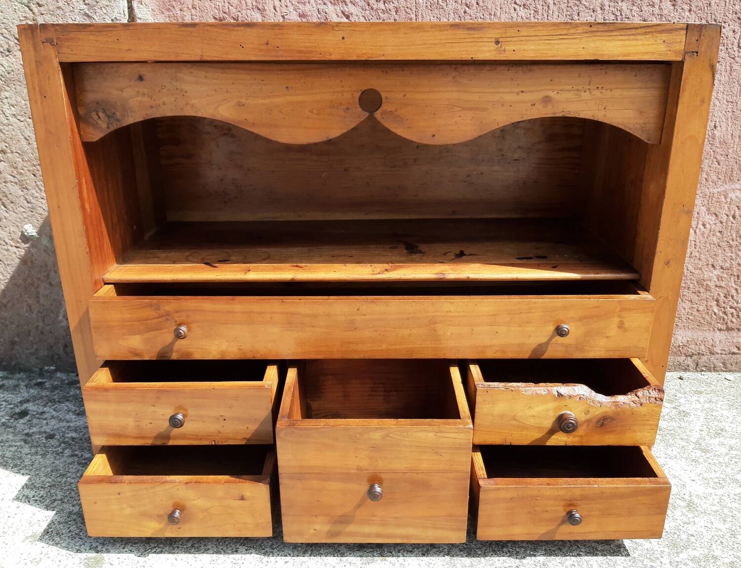 Intérieur d' écritoire à tiroirs.