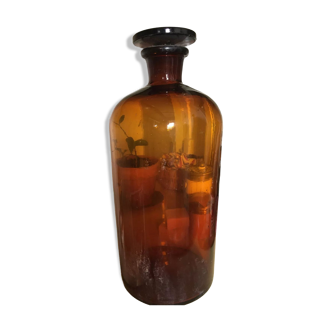 amber glass jar