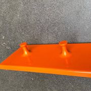 Porte-manteau orange de l’ère spatiale du milieu du siècle, années 1960