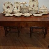 Earthenware tableware service.