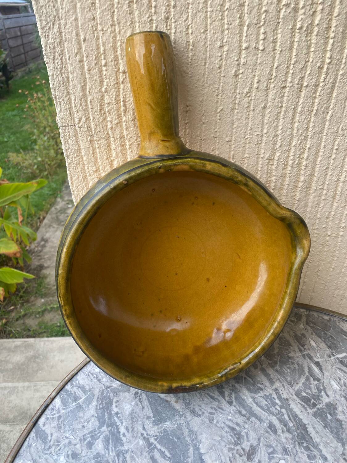 Earthenware fondue pot with glazed finish