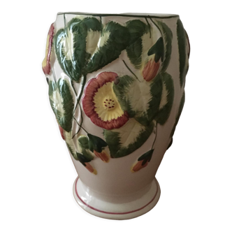 Vase en barbotine motifs floraux numeroté