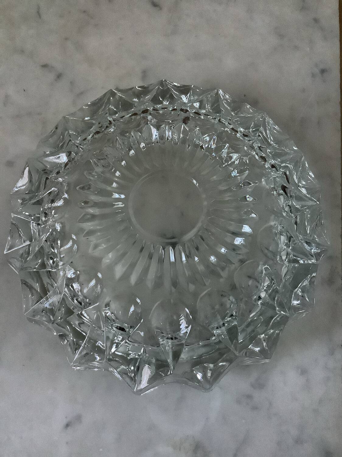 Old large ashtray from the 60s-70s – “Diamond Point” chiseled glassware💎