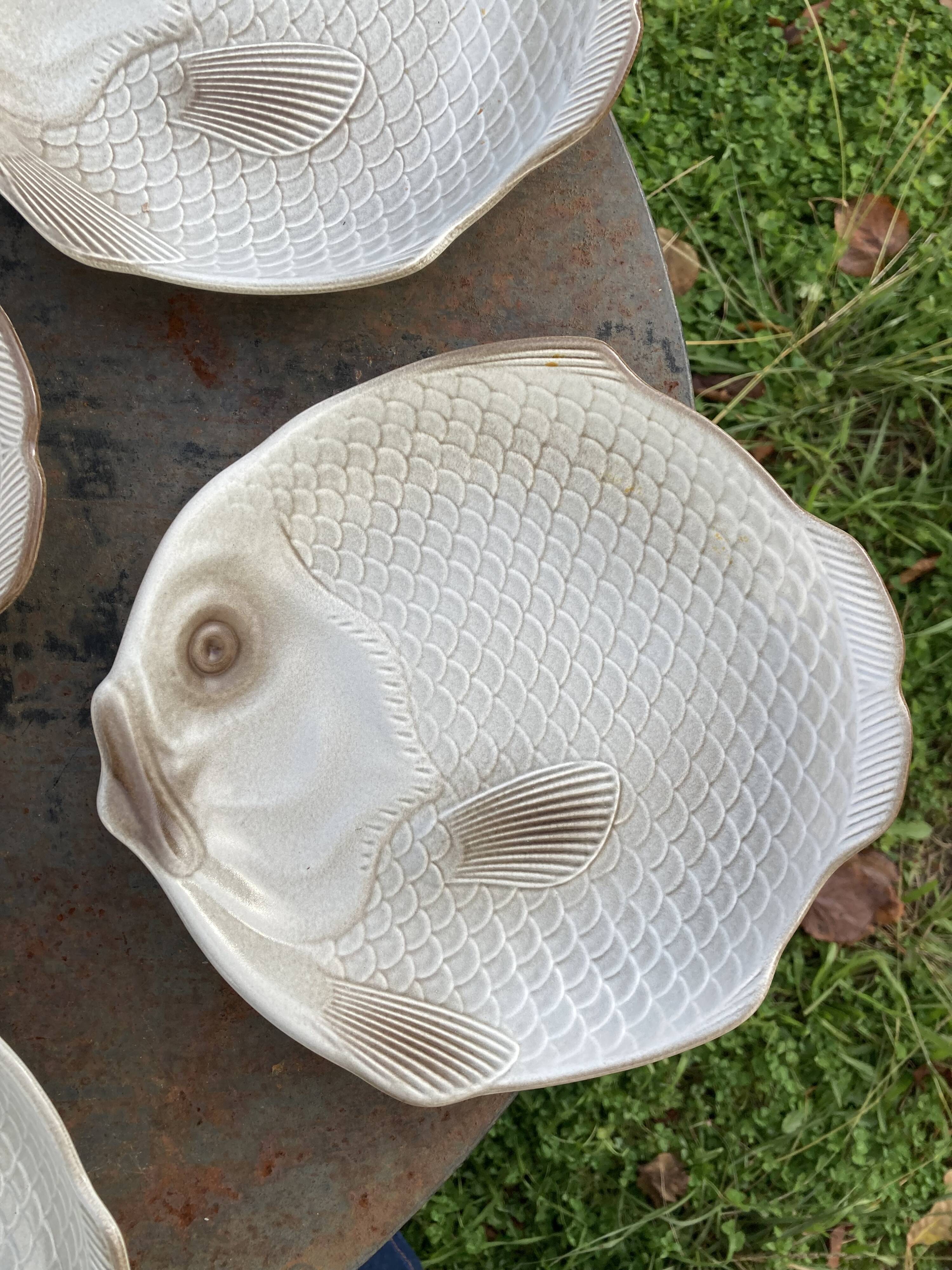 6 flat plates fish in beige ceramic Salins les bains