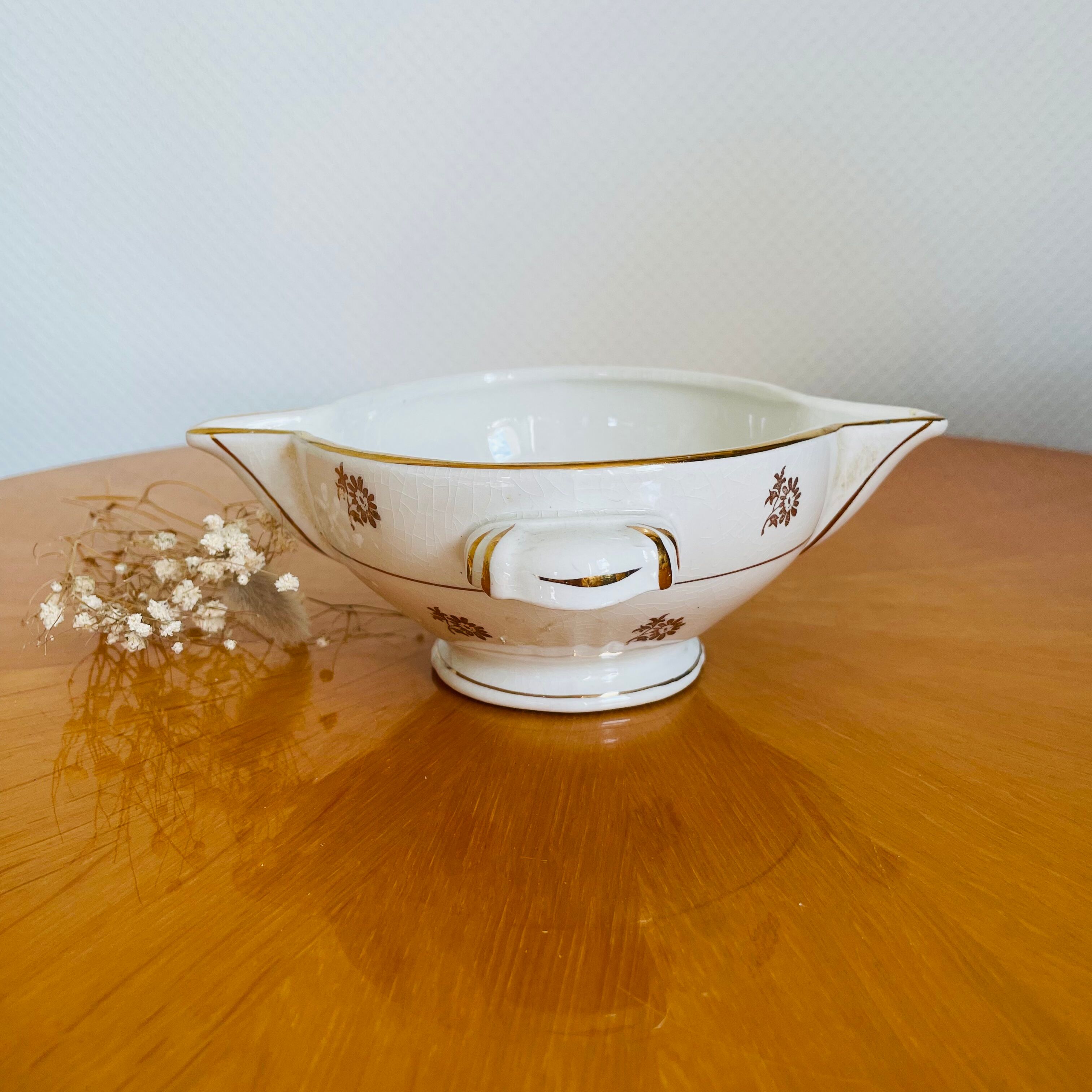 Flat earthenware gravy boat Moulin des Loups