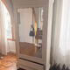 Armoire blanche – Bonbonnière parisienne avec miroir – À rénover