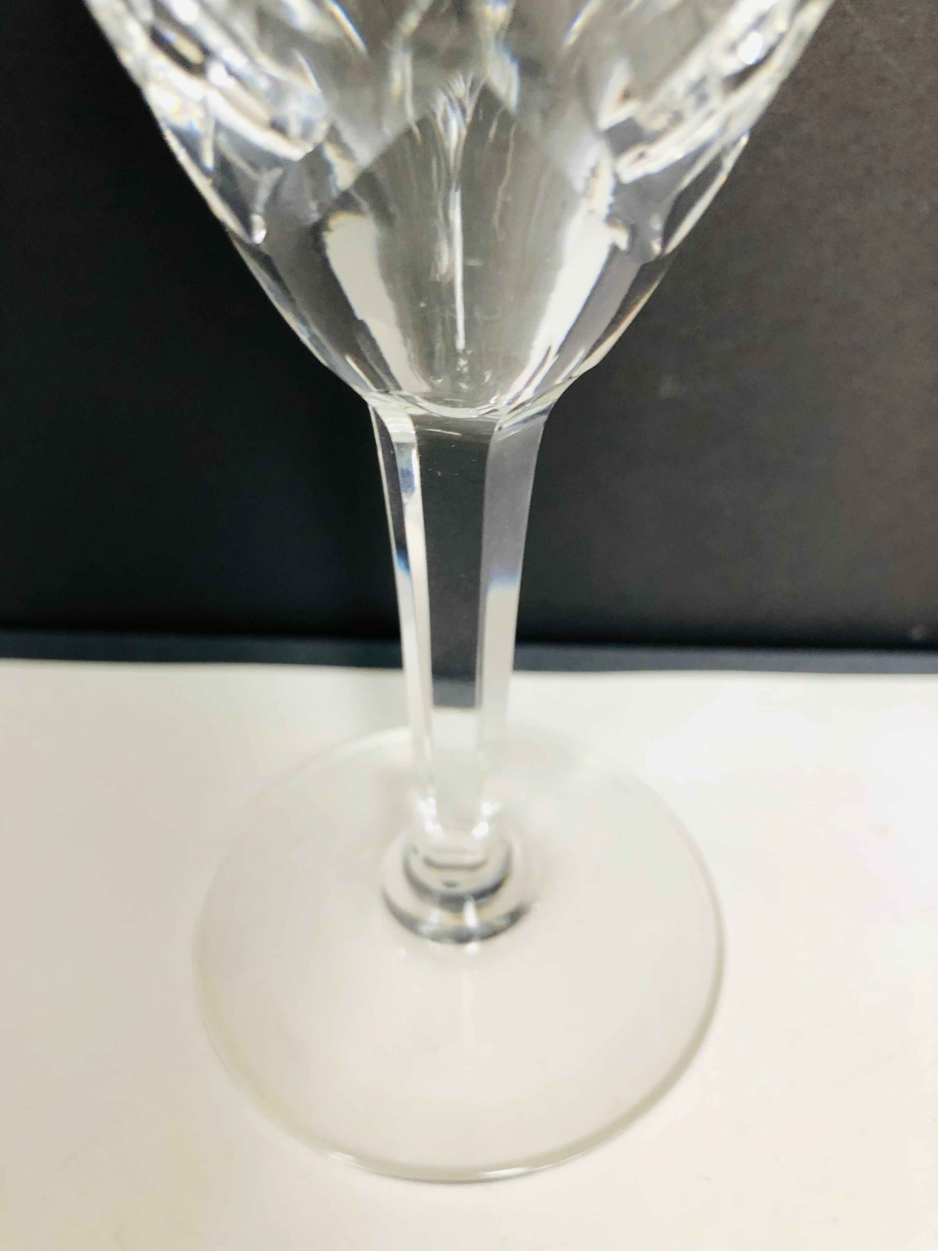 Set de 6 verres à vin en cristal taillé de Saint Louis modèle Chantilly