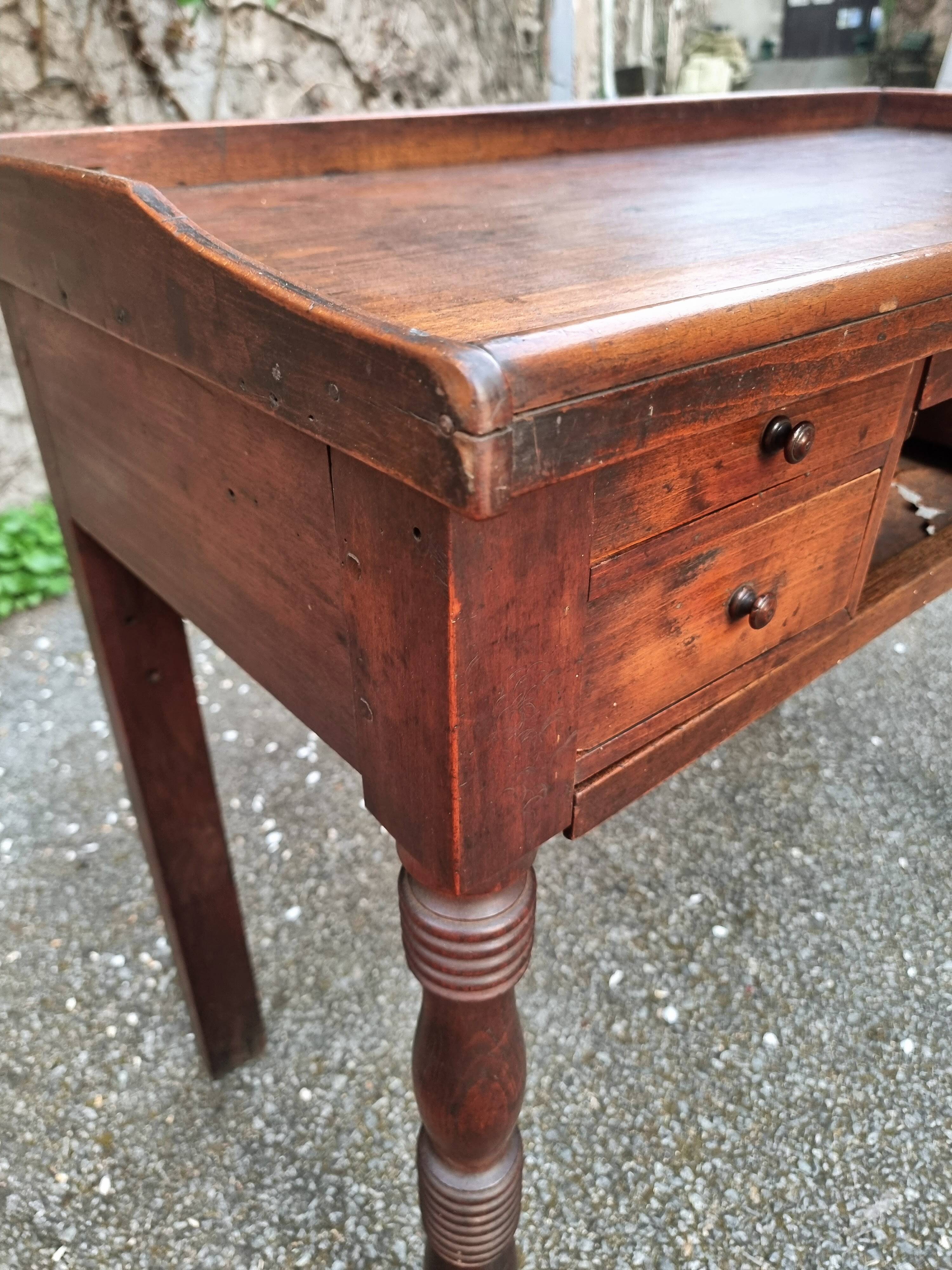 French antique watchmaker's bench – Table with drawers, vice, and original sliding leather surface – circa 1900