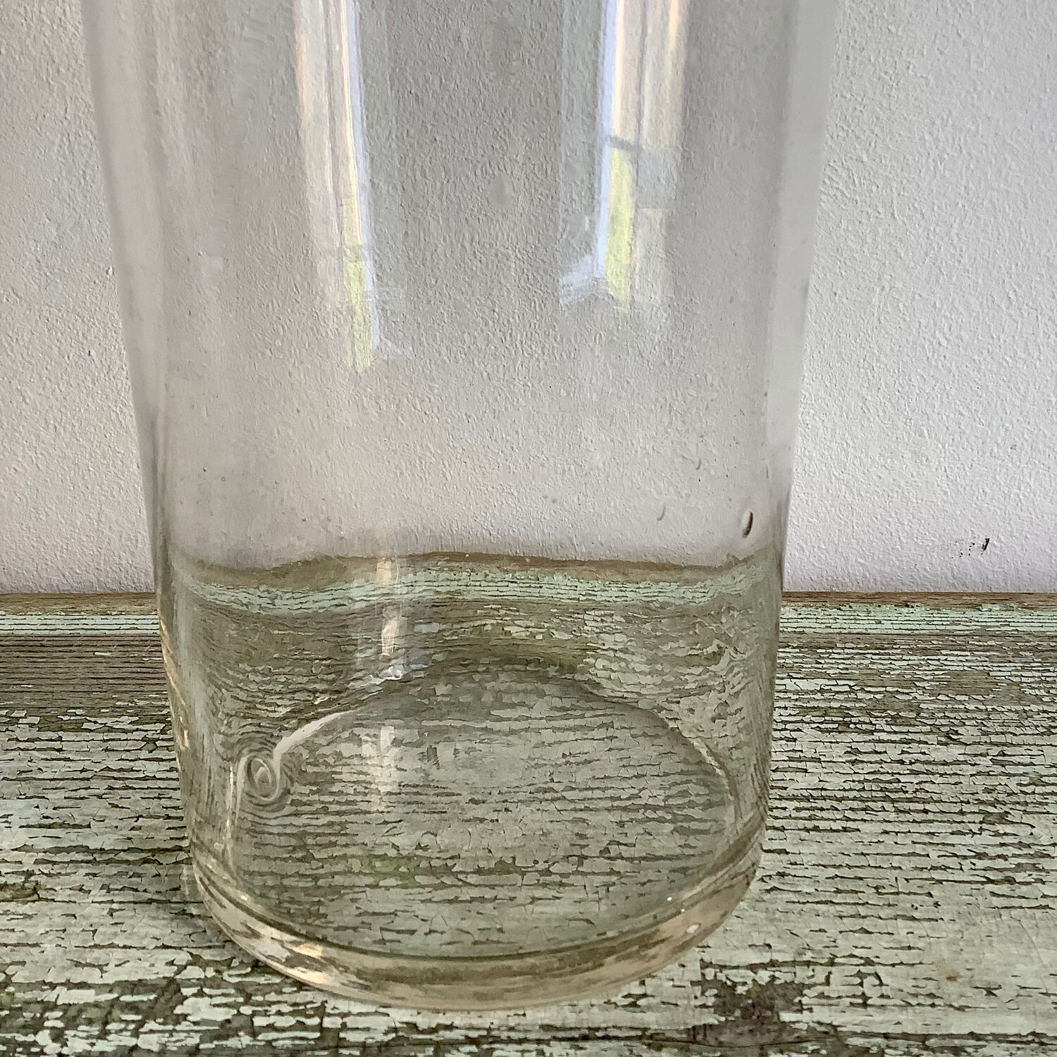 Transparent glass bottle or jar