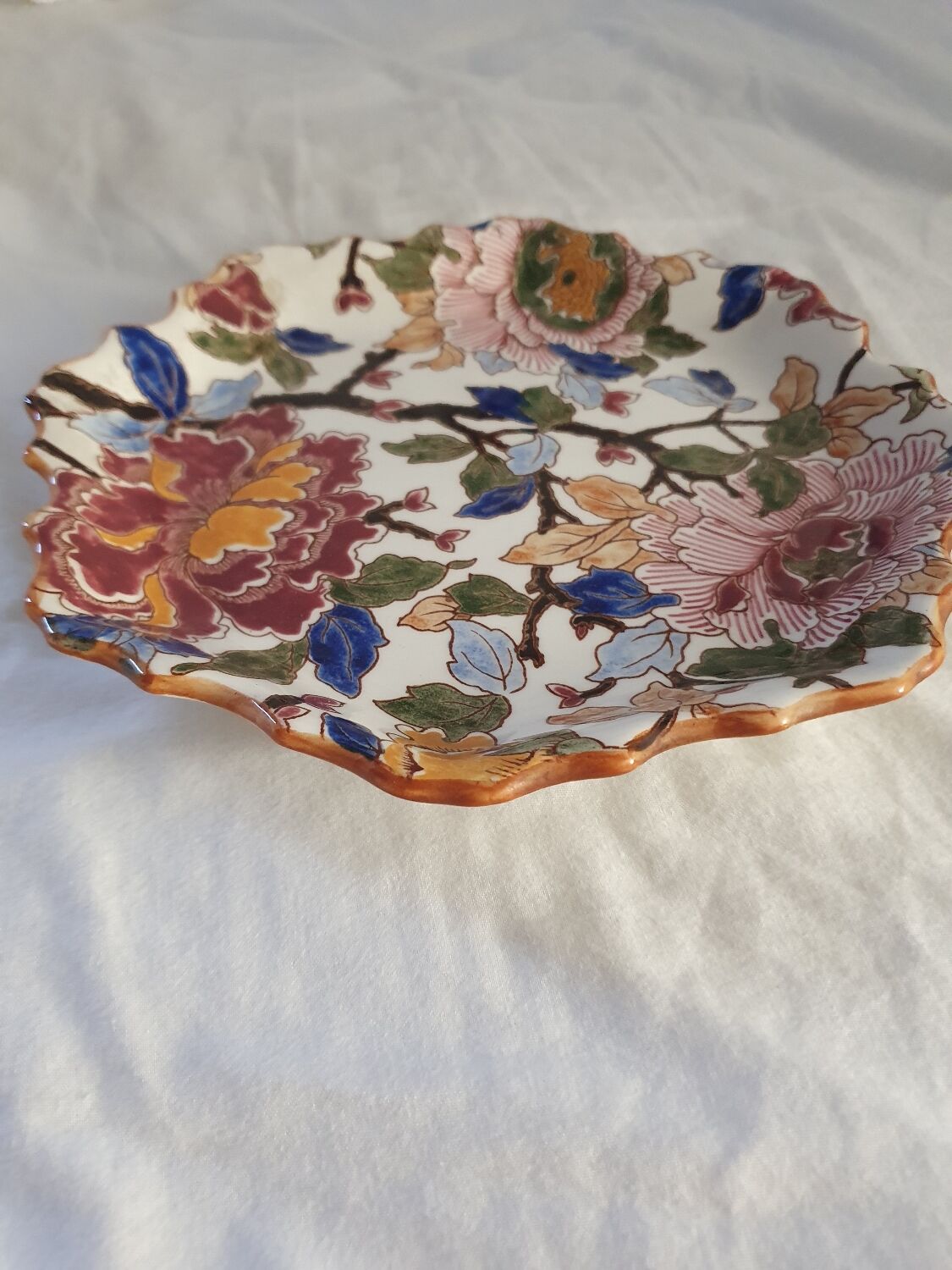 Faience plate of Gien