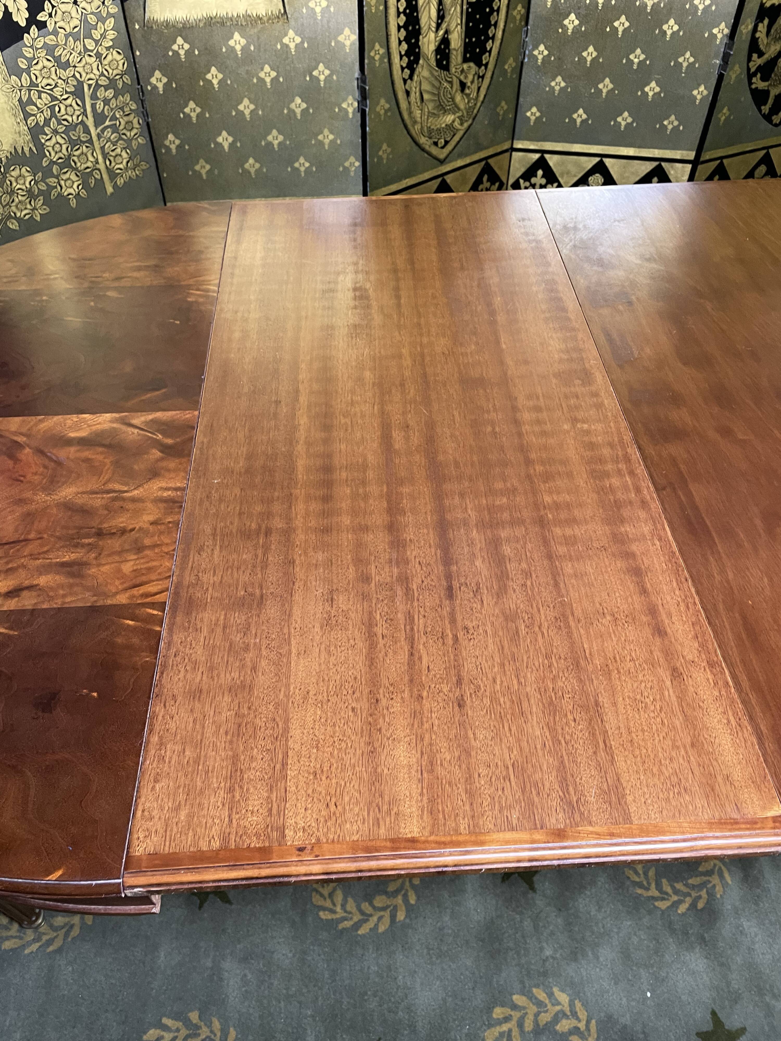 Round dining table Louis XVI style + 4 extensions