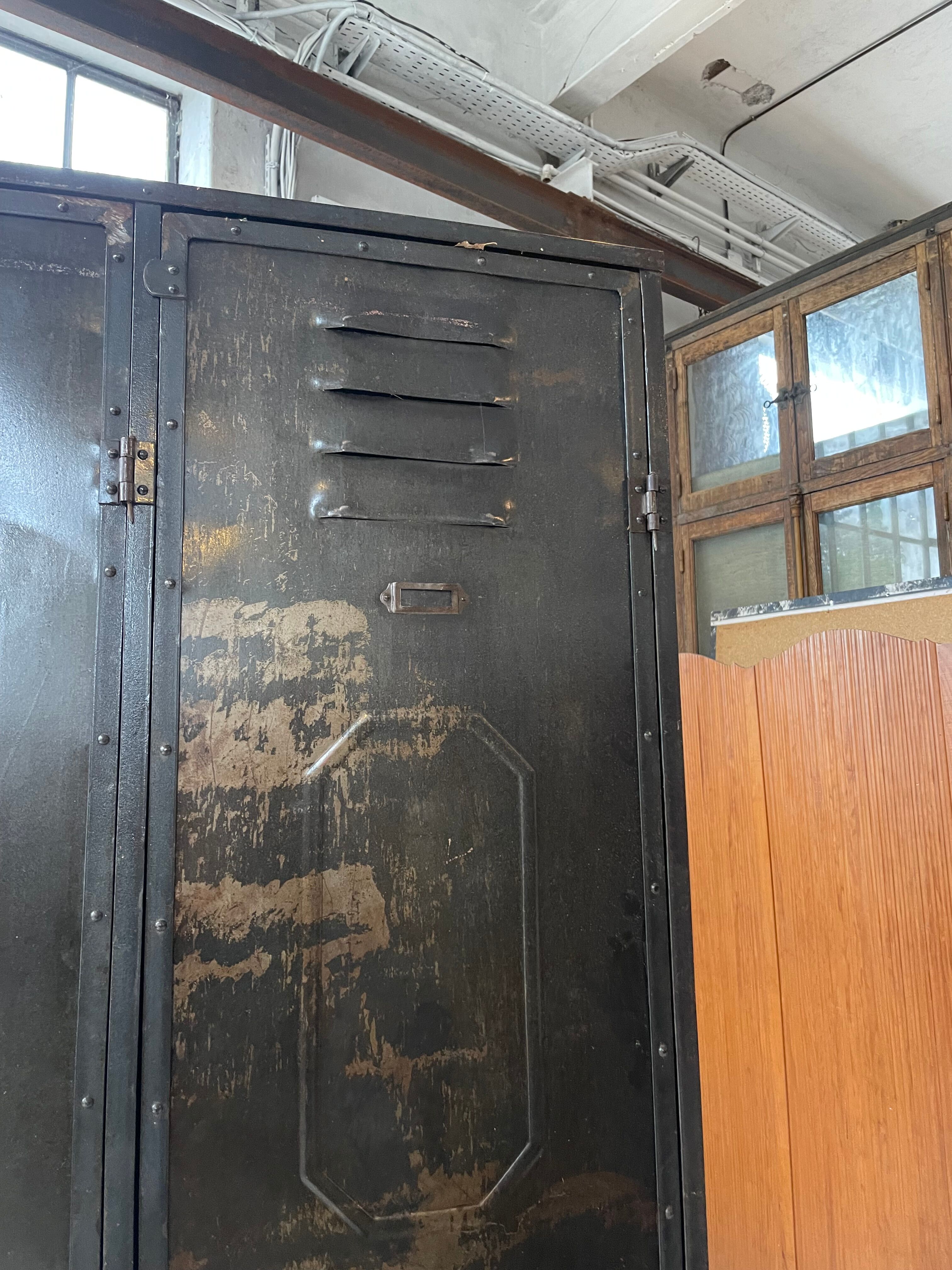 Riveted metal cloakroom Swchartz 1920