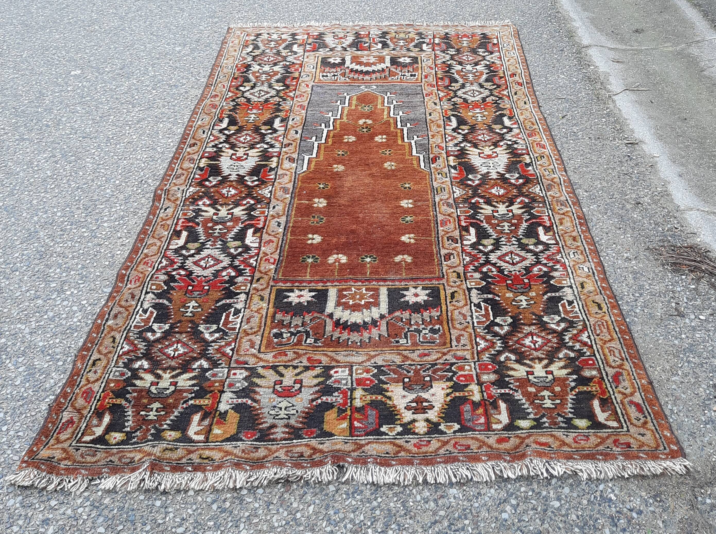 Handmade rug 190 x 107