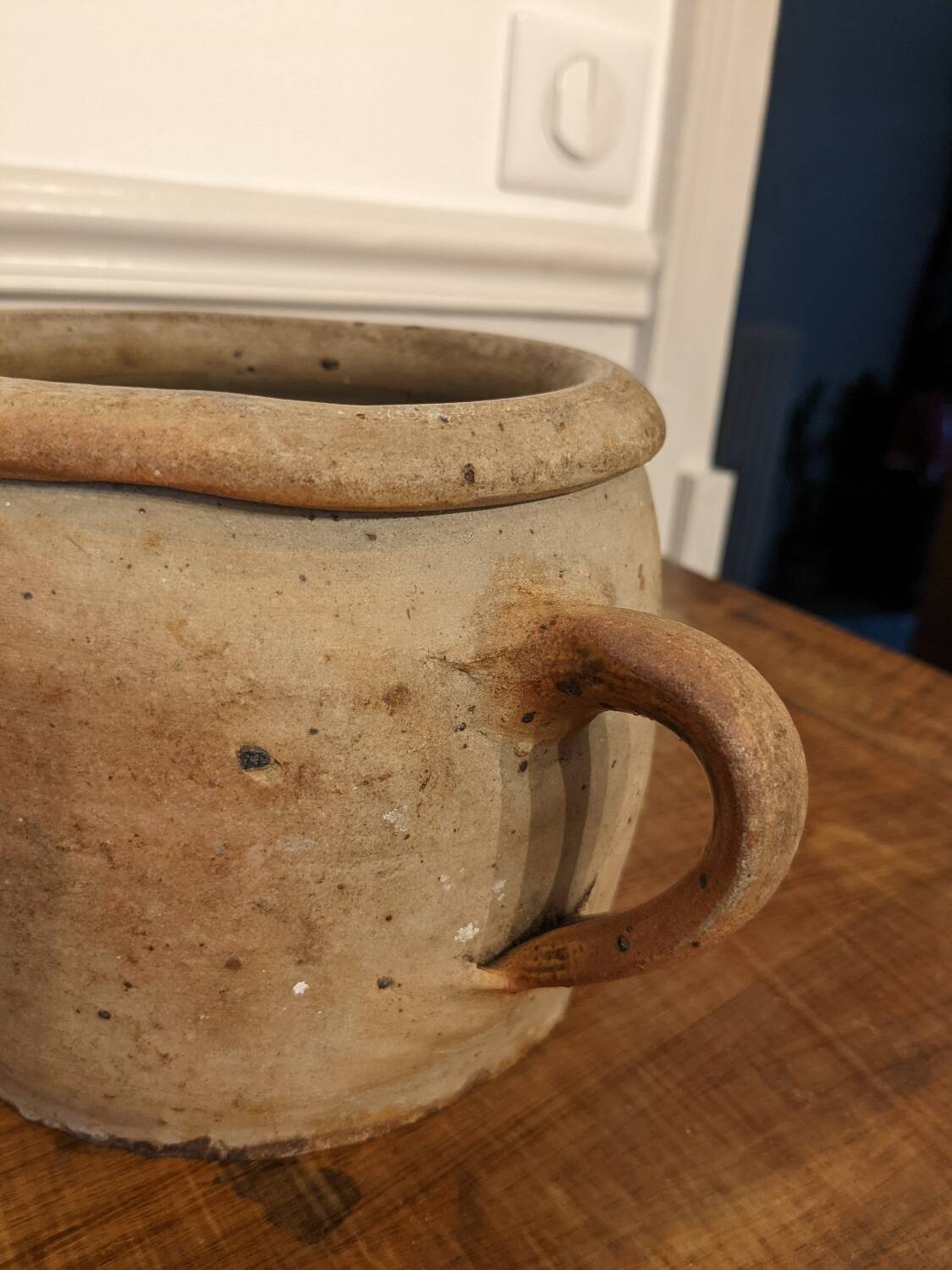 Stoneware pot