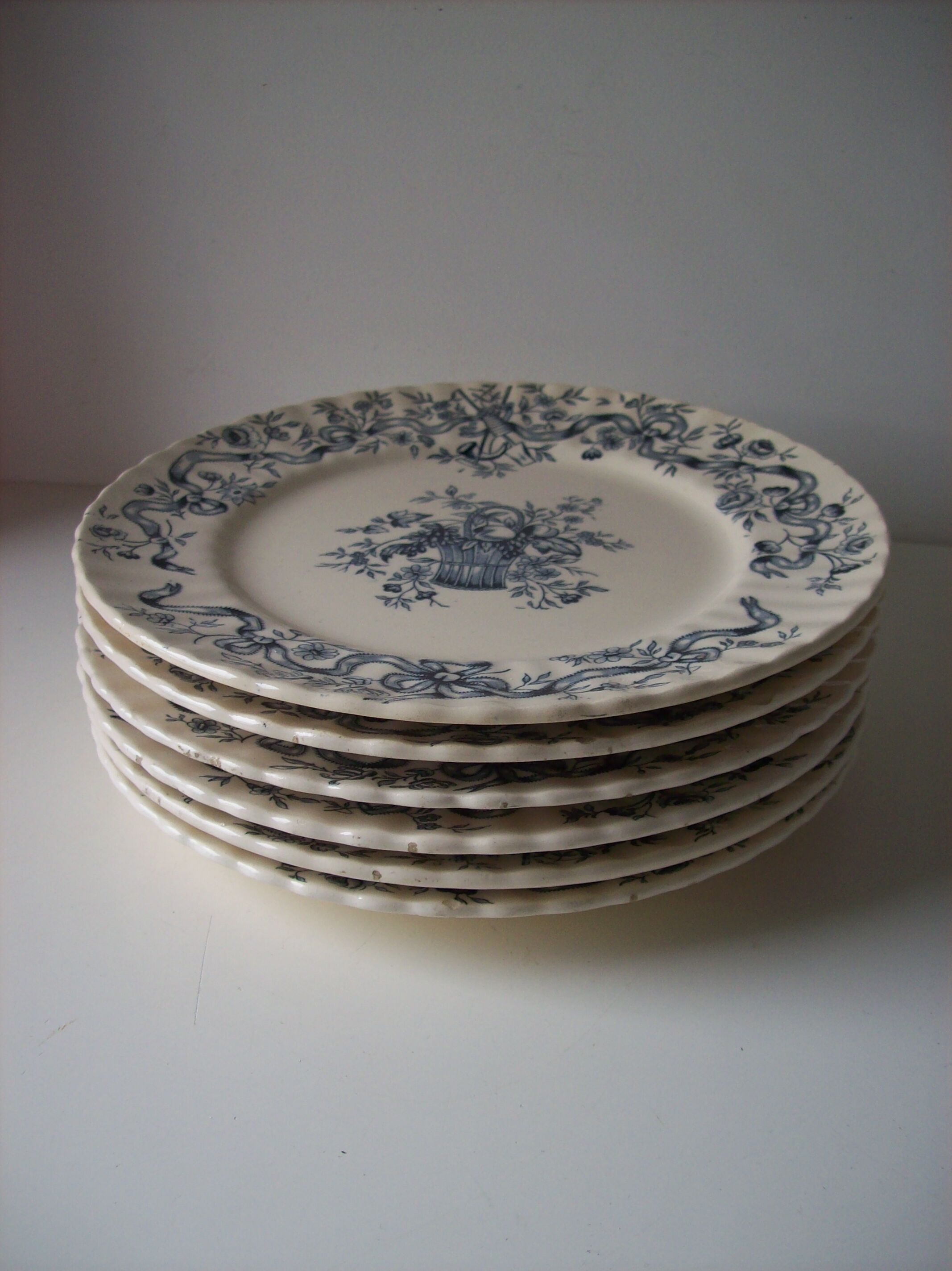 Old Longchamp plates