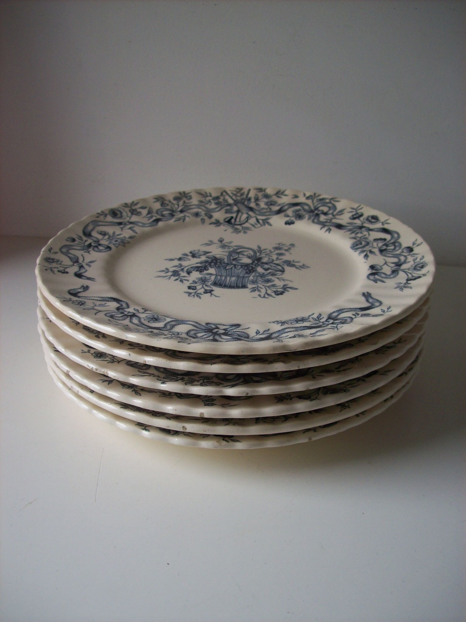 Assiettes anciennes Longchamp