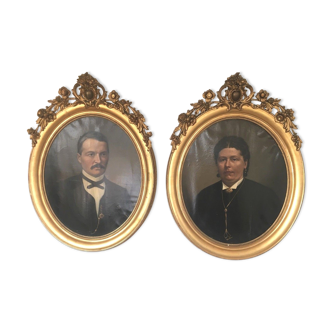Pair of portraits of family oil on canvas 19th century gilded oval frame