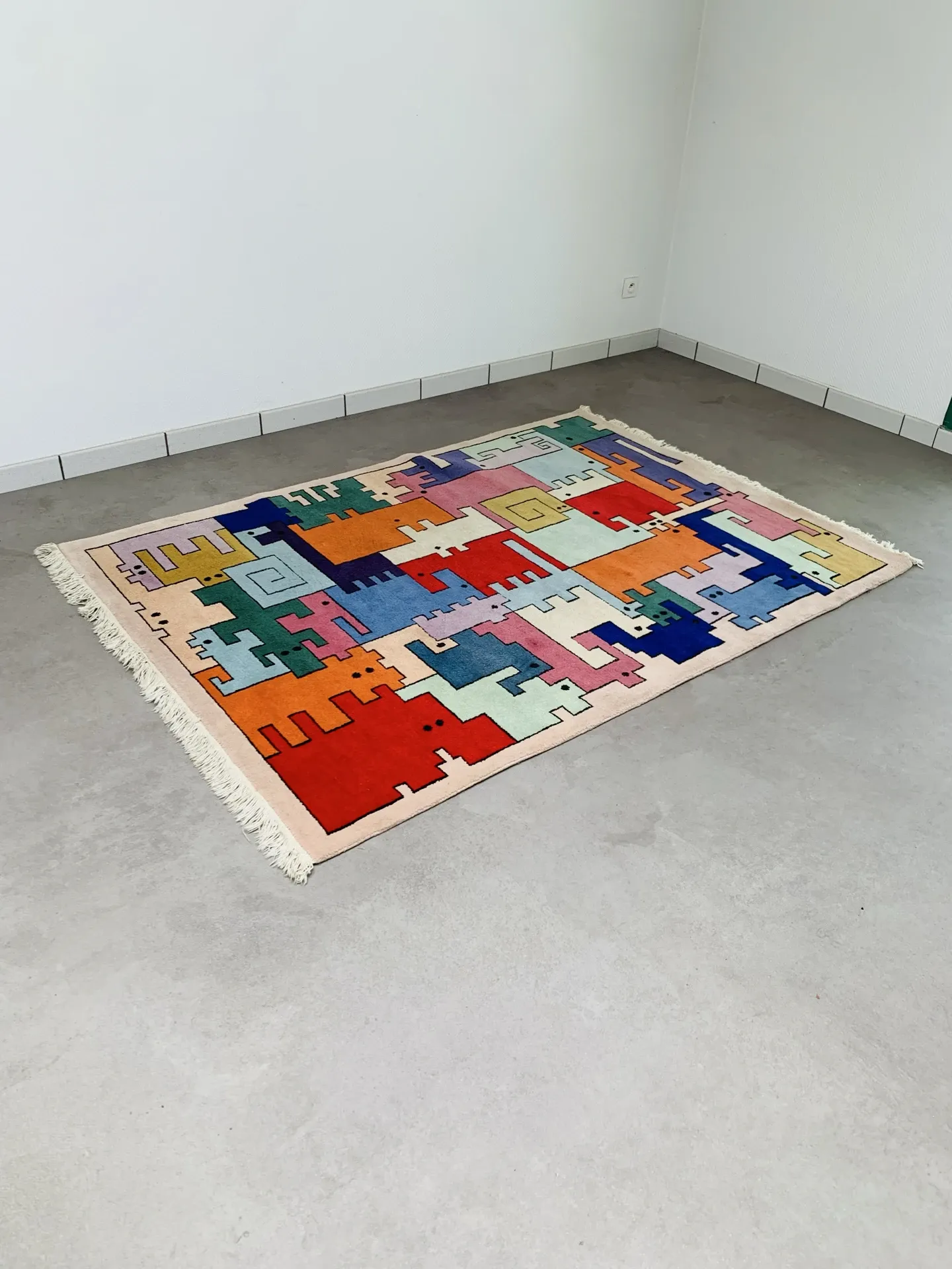 Geometric animal/Tetris rug, vintage