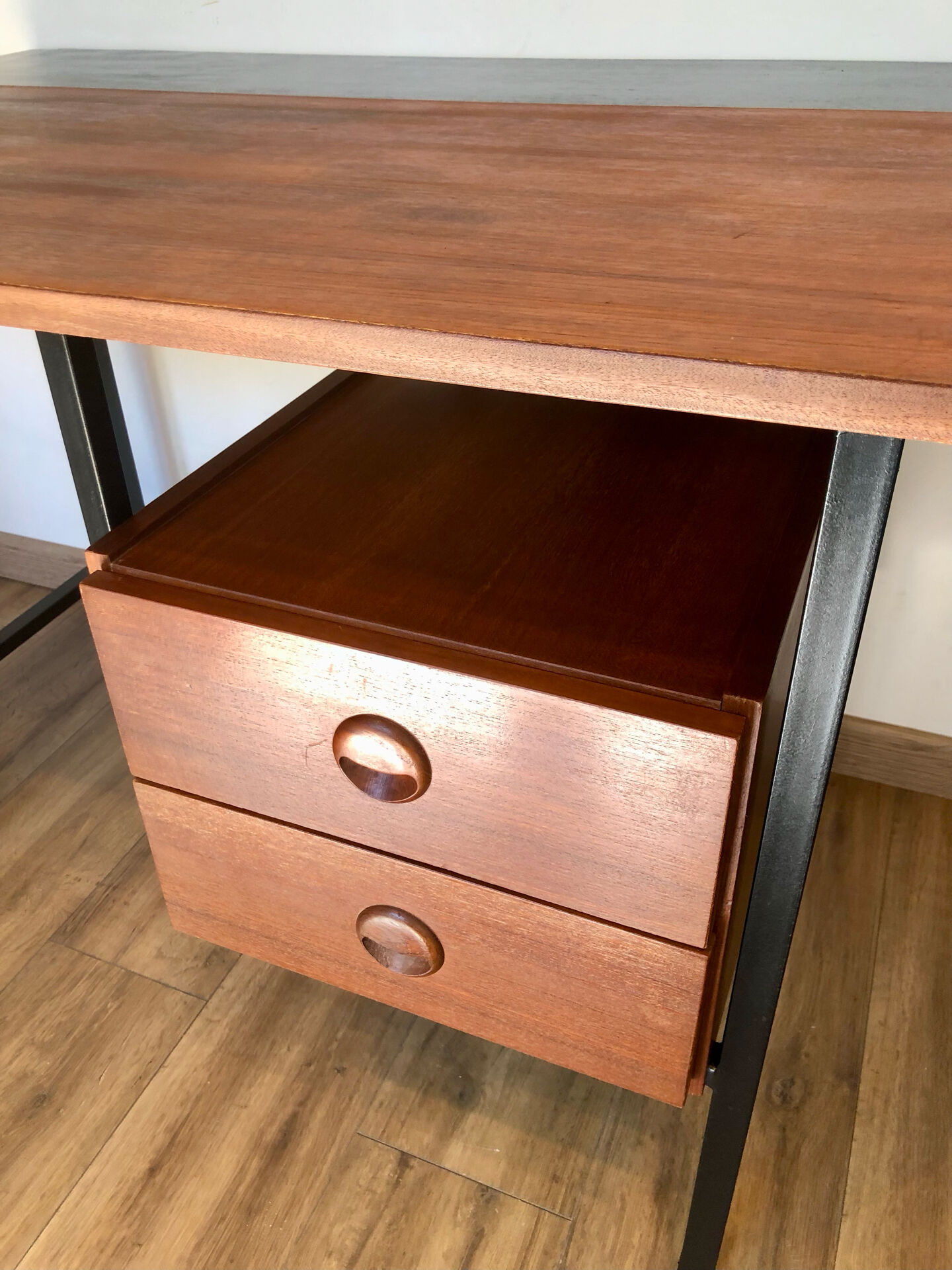 Modernist desk