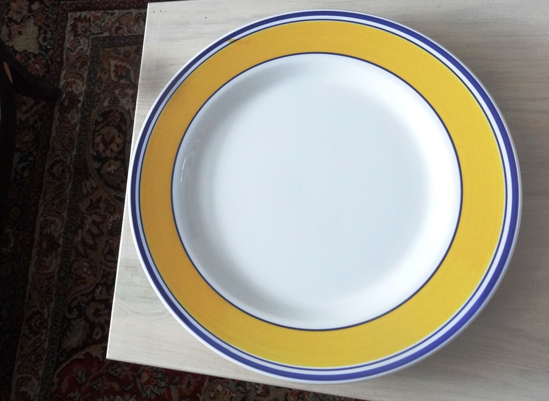 12 large Italian ceramic plates