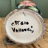 Vase à anse motif floral signé "Vallauris 610"