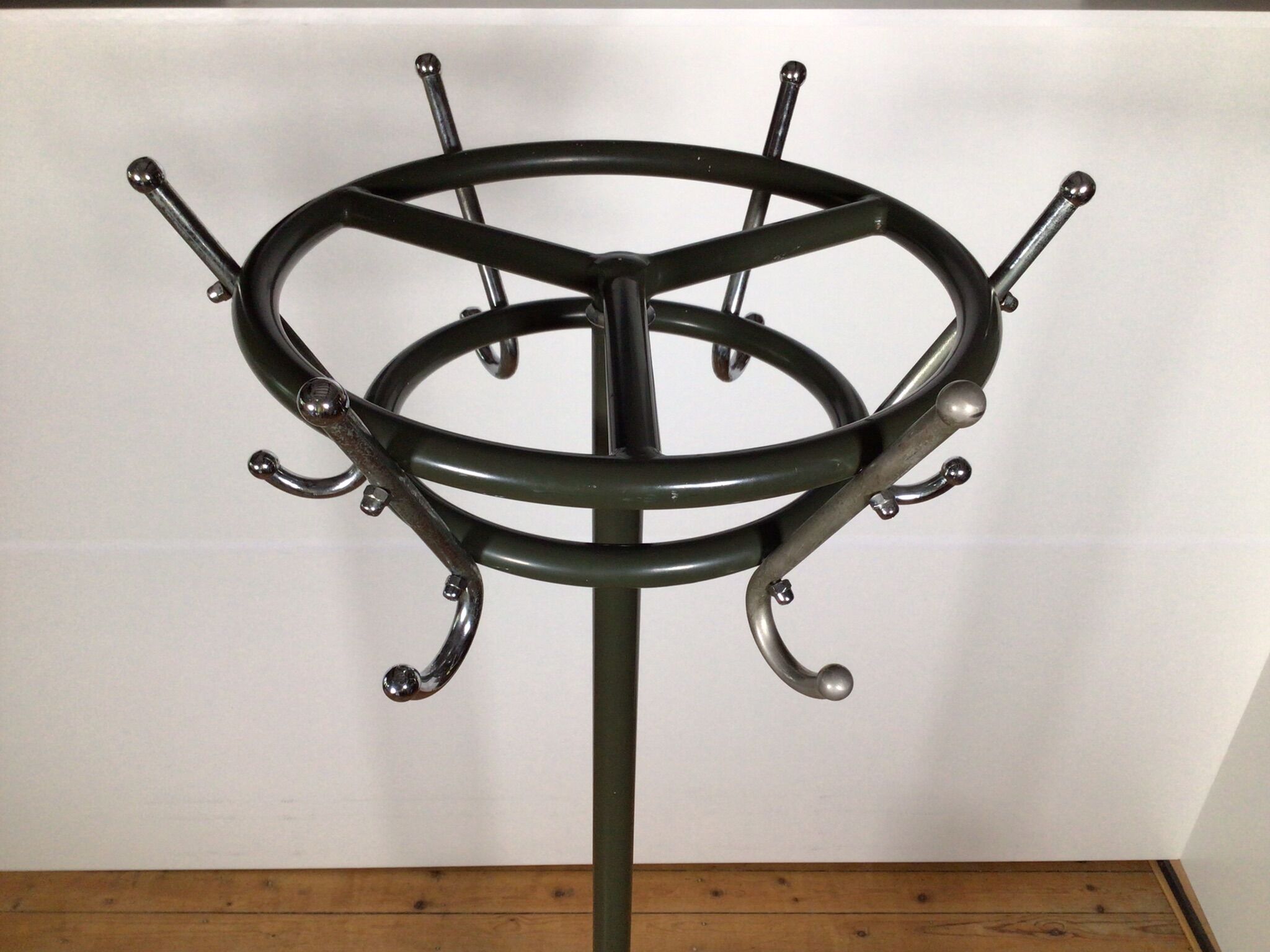 Standing coat rack