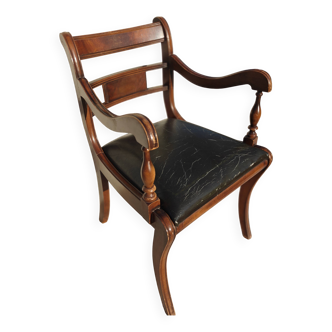 Authentique chaise vintage en chêne teinté et cuir capitonné vert anglais