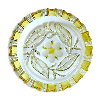 Two-tone cut glass bottle undersette
