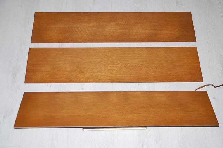 The 1960s string shelf