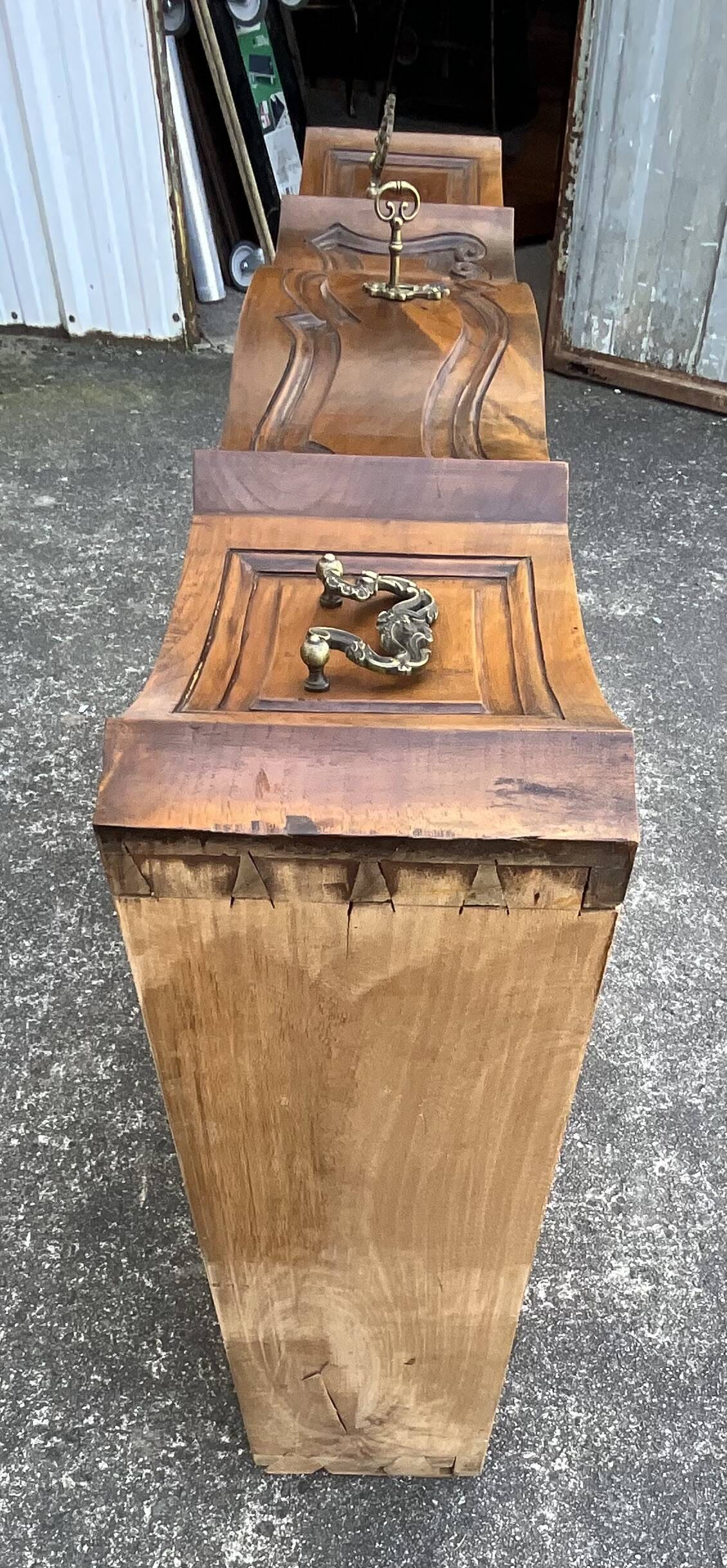 Louis XV Style Walnut Eel Chest of Drawers, Early 19th Century