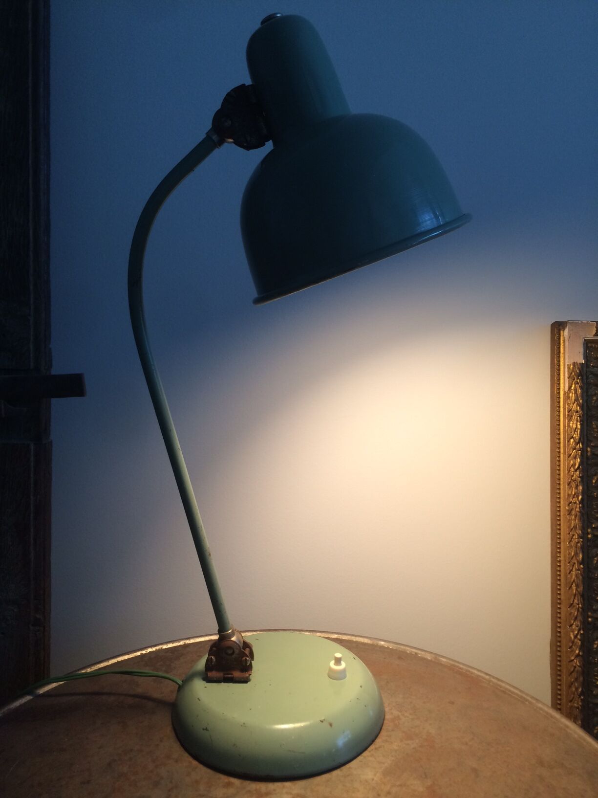 Industrial table lamp