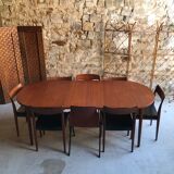 Table à manger scandinave et 6 chaises