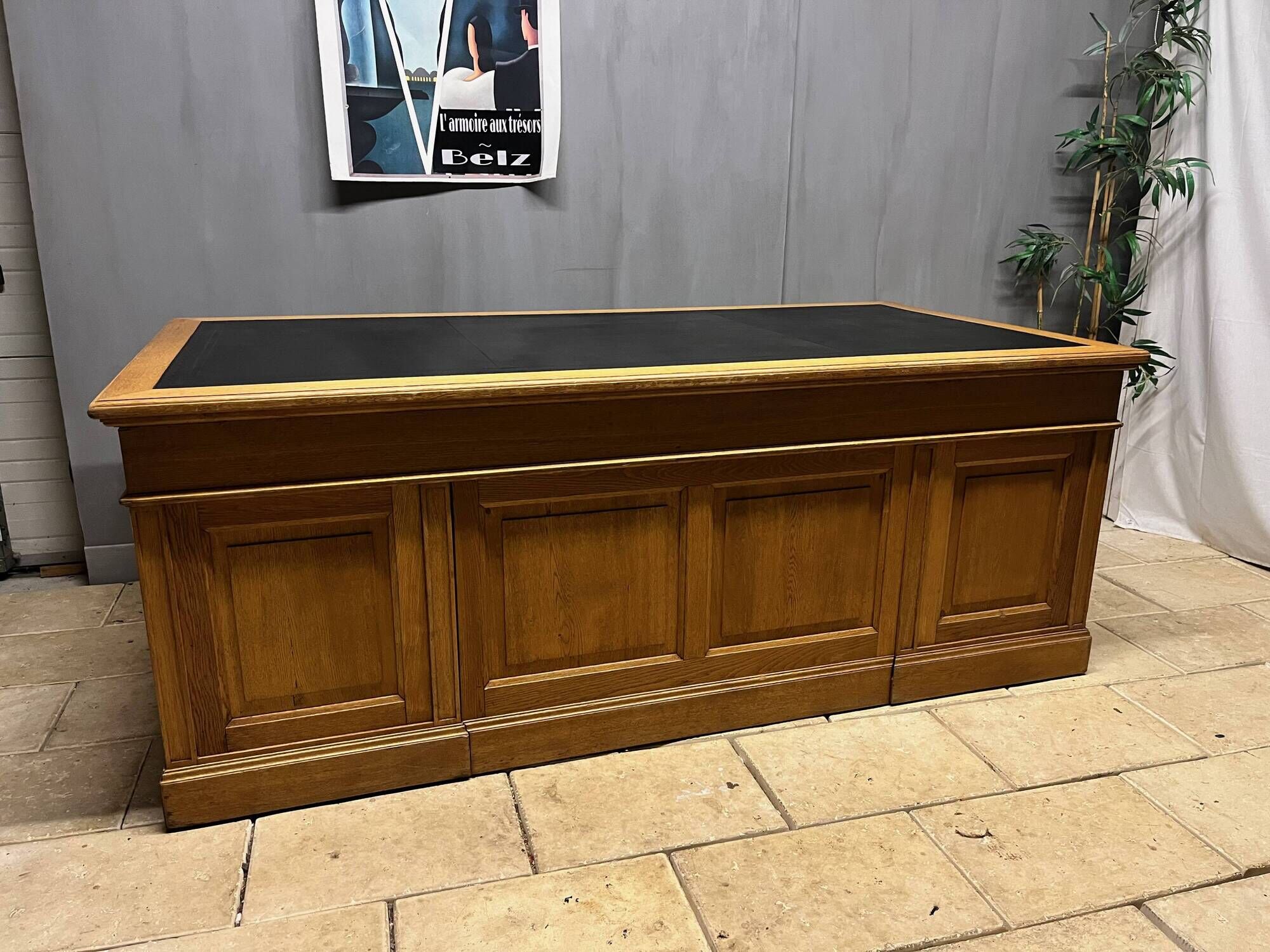 Large Desk "Banque De France" Oak and Leather Box Dish