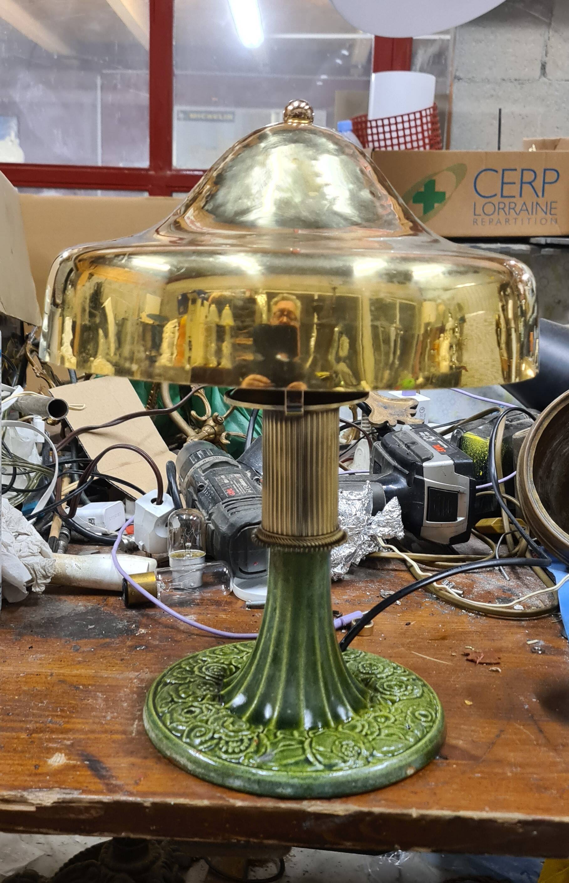 Varnished cast iron lamp and hammered brass lampshade 1920 art deco 32x23