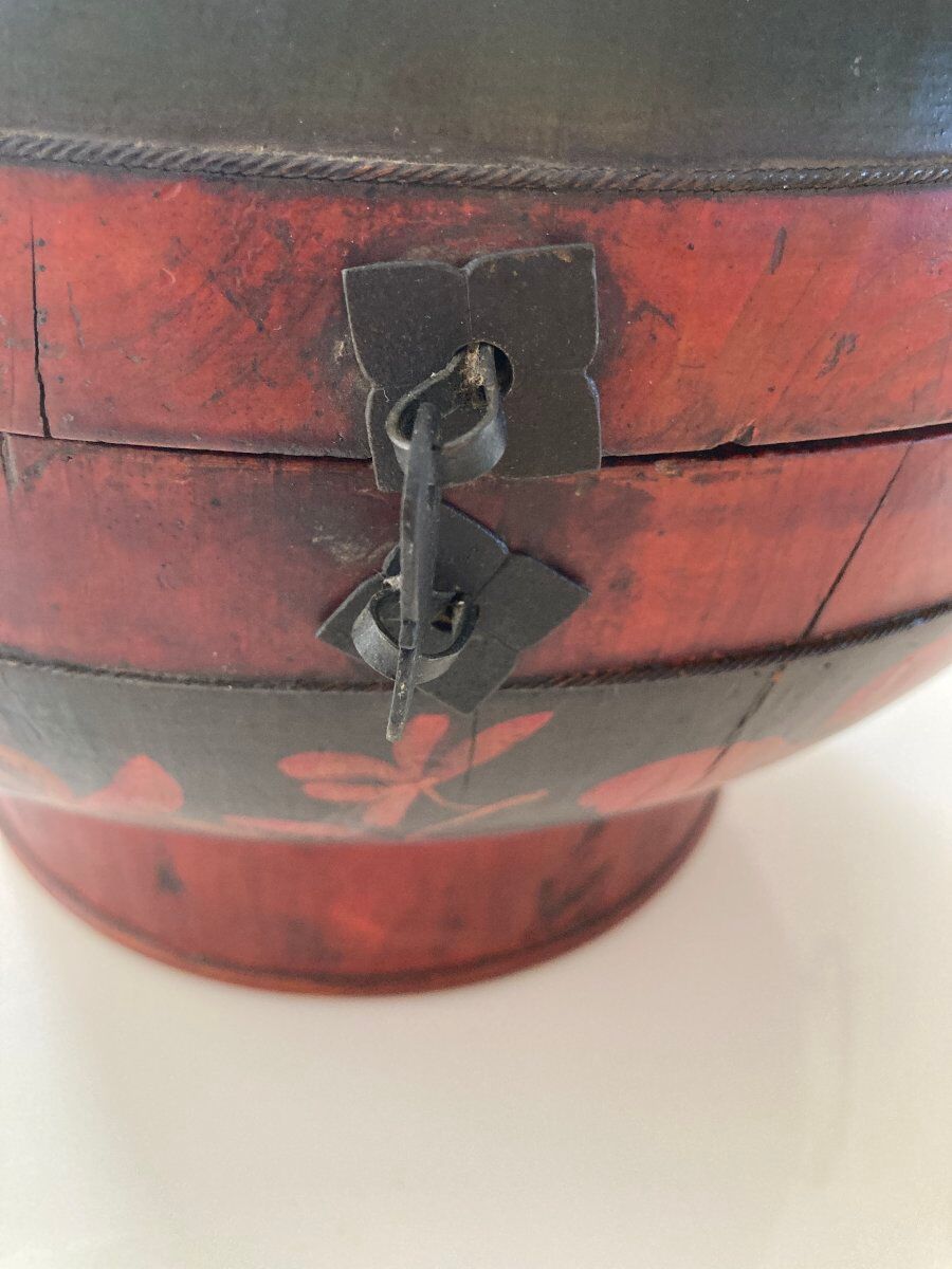 Large Chinese wedding box, polychrome wood, early 20th century.