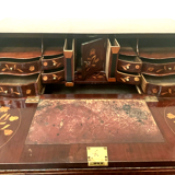 Commode scriban en marqueterie Hollandaise XVIII siècle