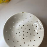 Porcelain strawberry strainer