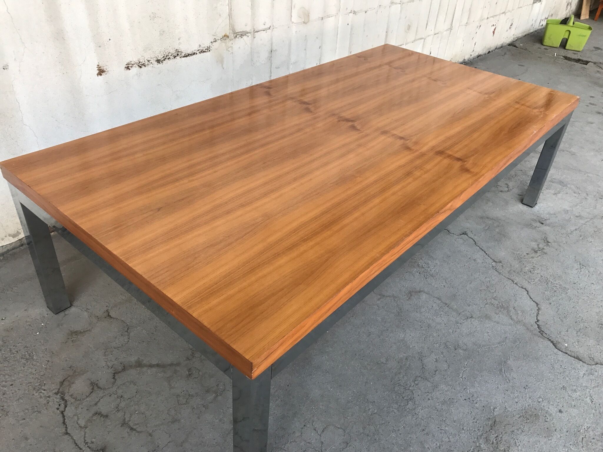 Table basse danoise en teck et acier chromé 1970s