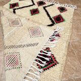 Petit tapis marocain Azilal, authentique tapis berbère vintage marocain