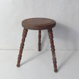 ancien tabouret tripode en bois perlé pour plantes