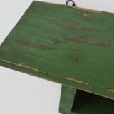 Petite unité murale rustique en bois vert avec 2 étagères, France vers 1880