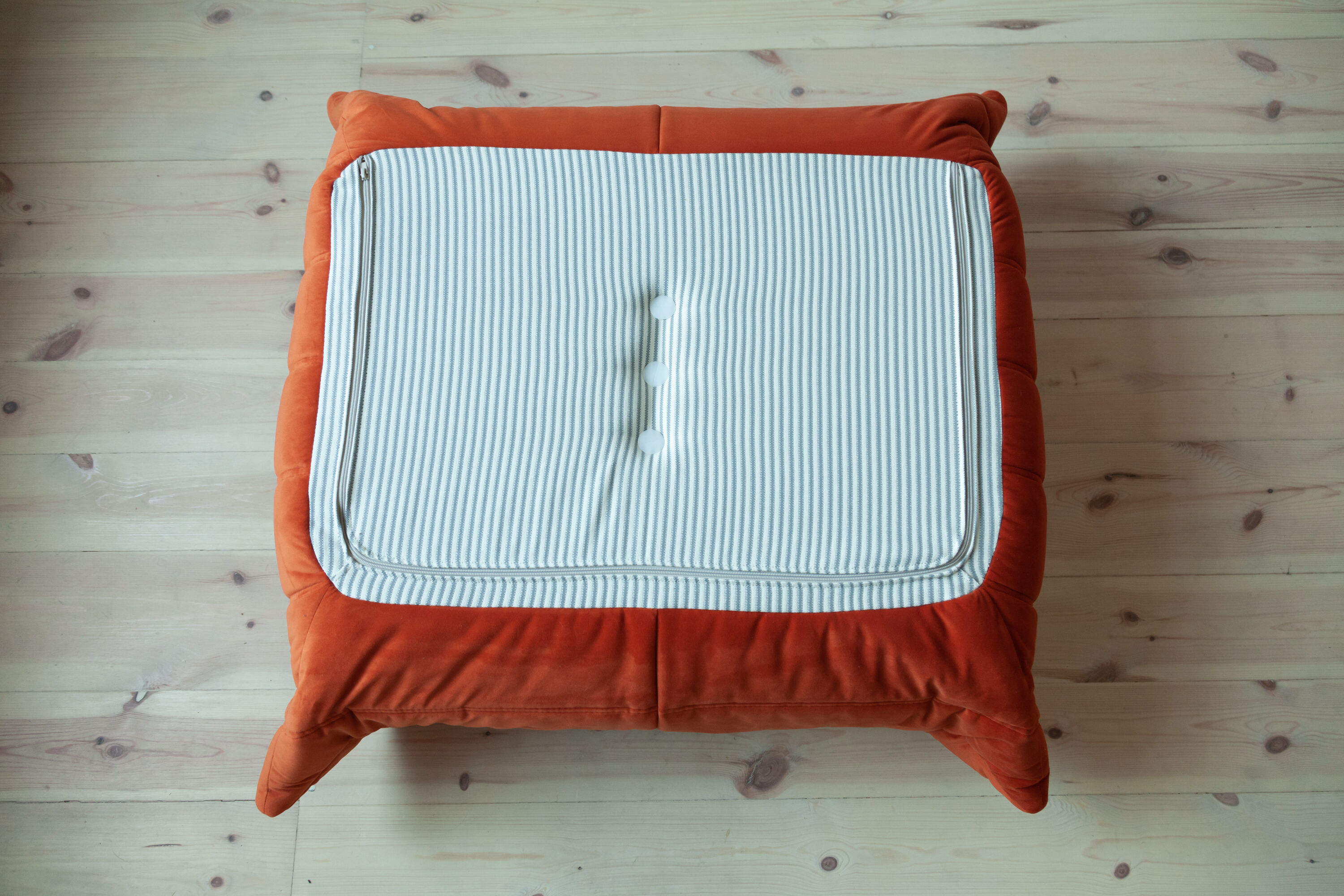 Togo armchair and footstool model designed by Michel Ducaroy 1973