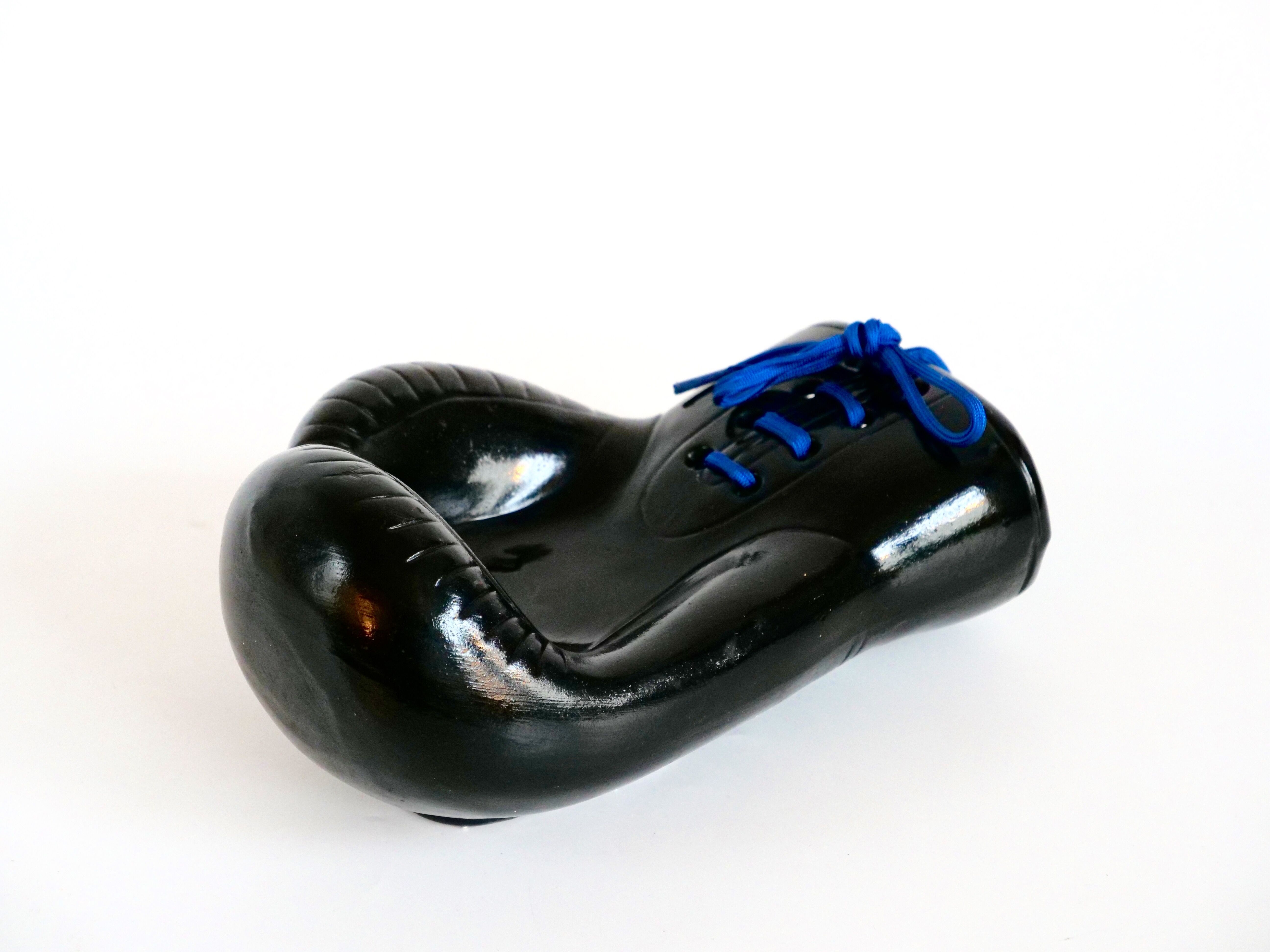 empty pocket boxing glove! Paf!