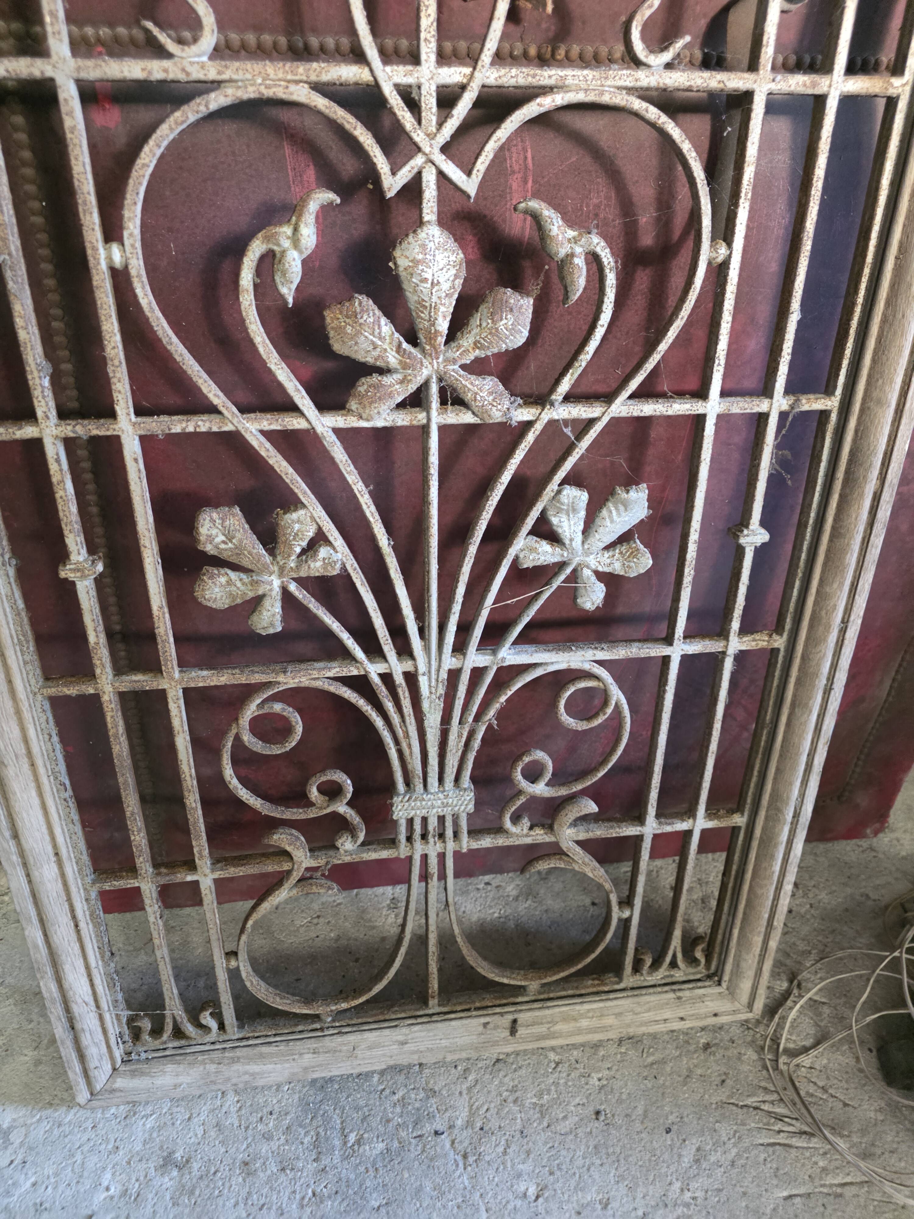 Art Nouveau cast iron grille from the 1900s.