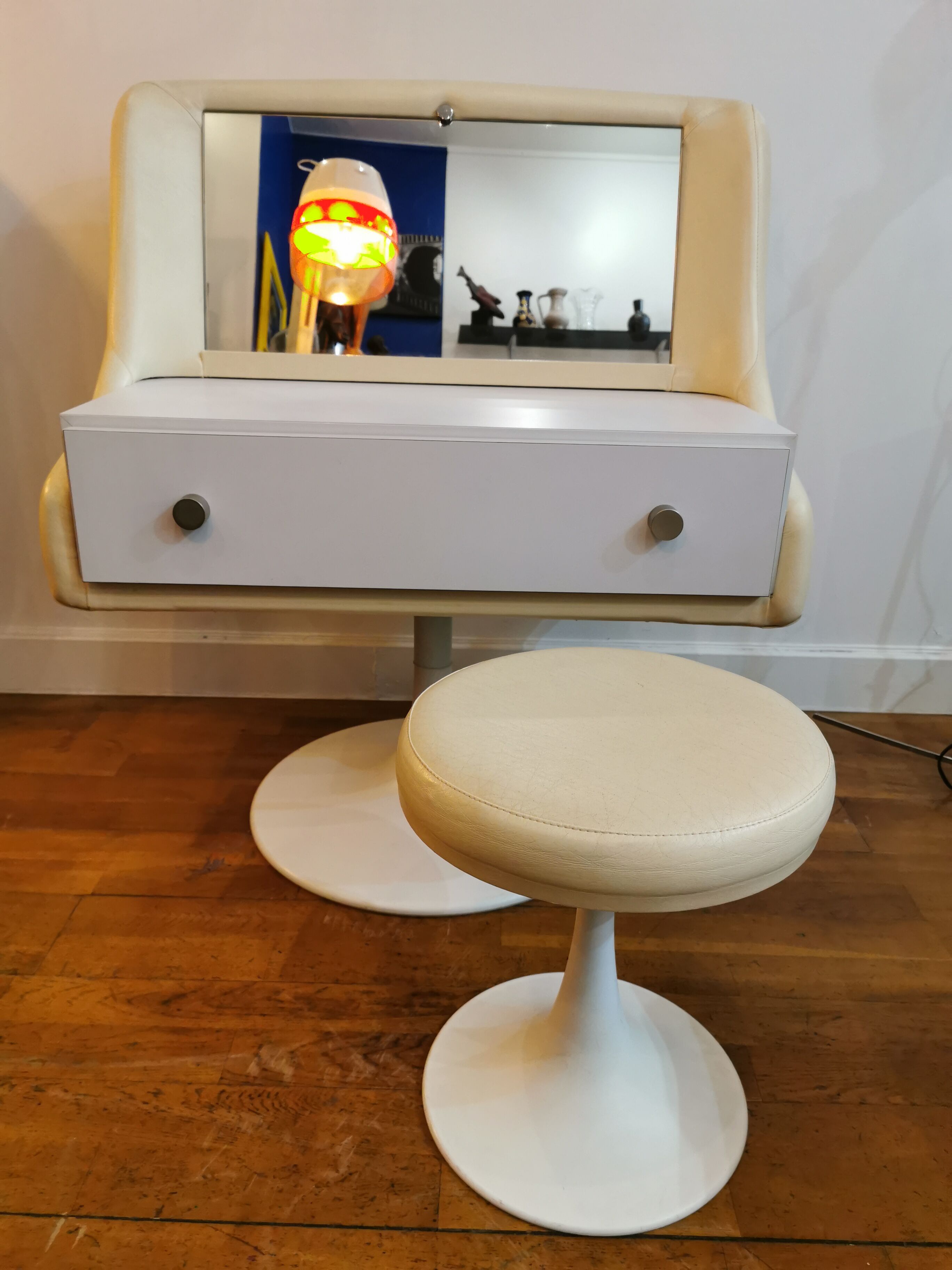 White dressing table