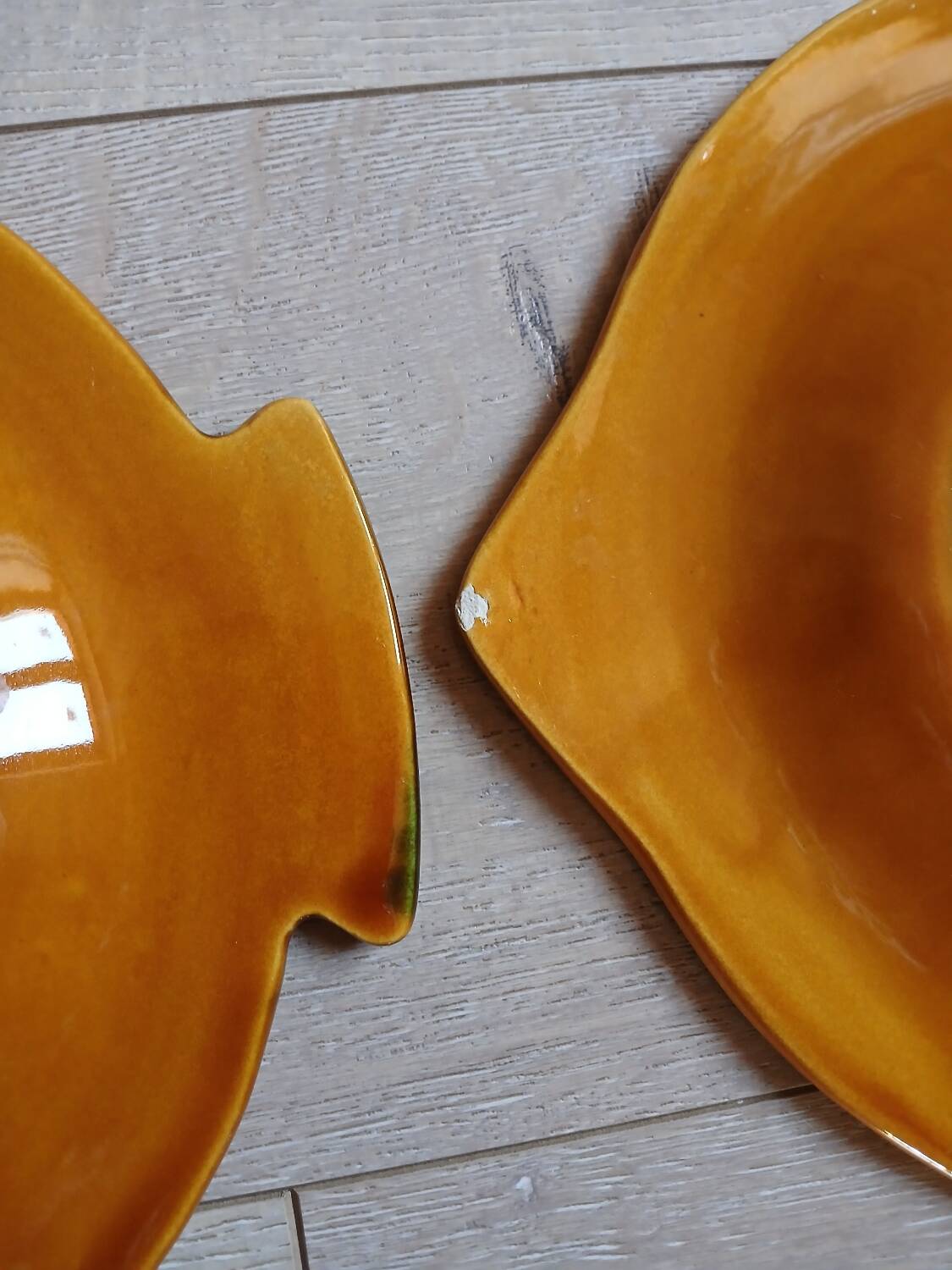 8 antique plates in majolica fish shape