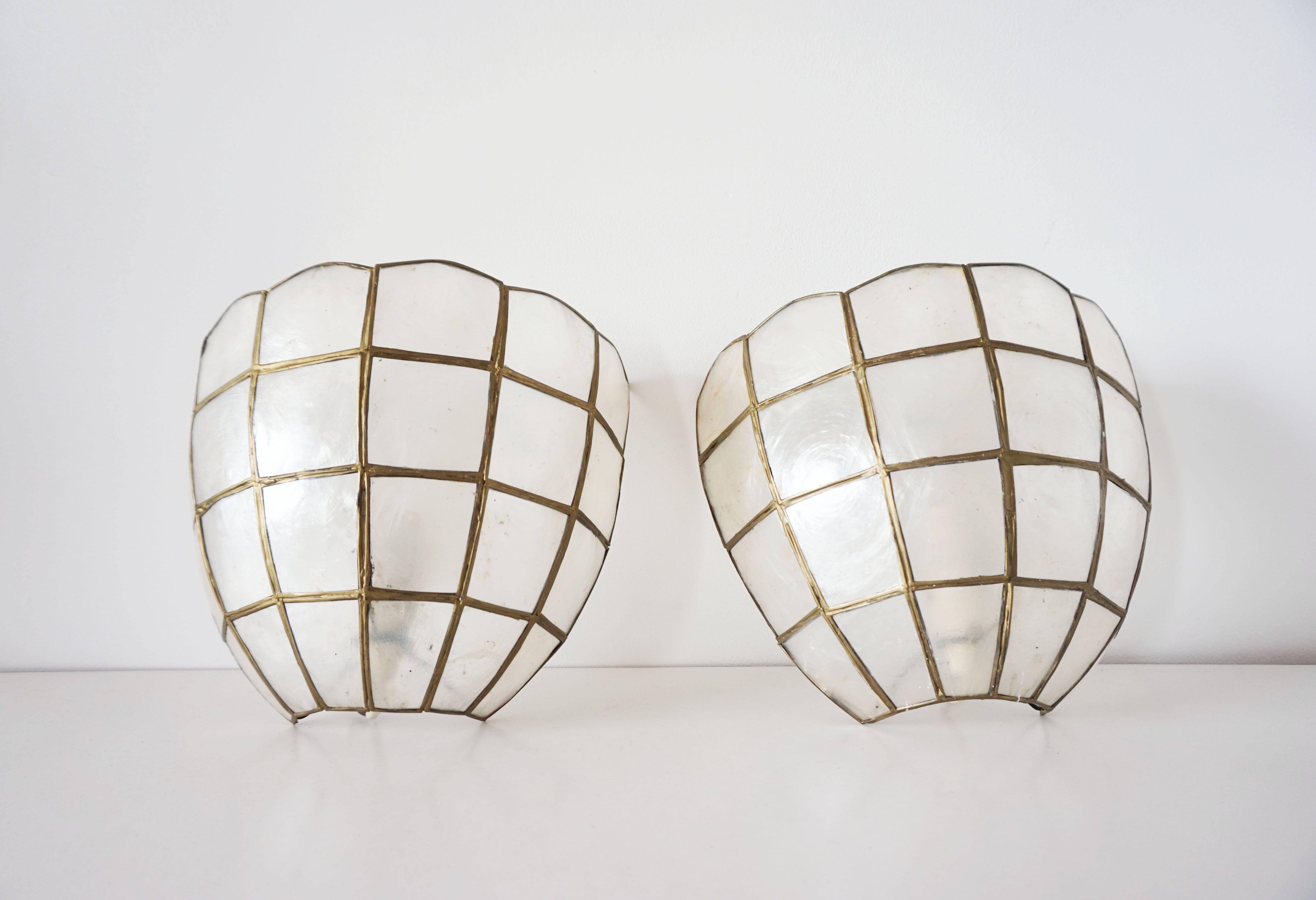 Pair of wall lamps in vintage mother-of-pearl shell shape