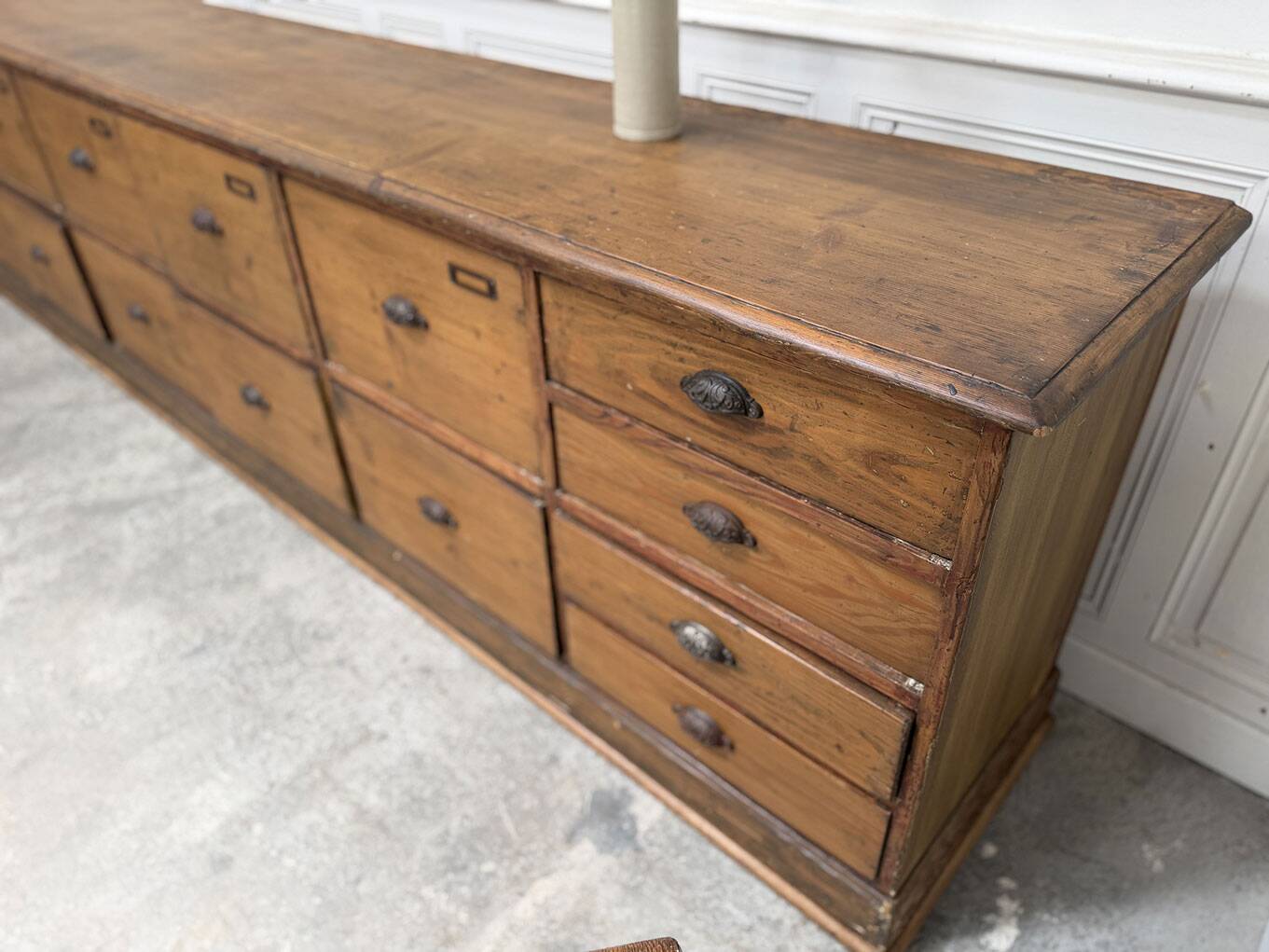 Trade cabinet with 14 drawers