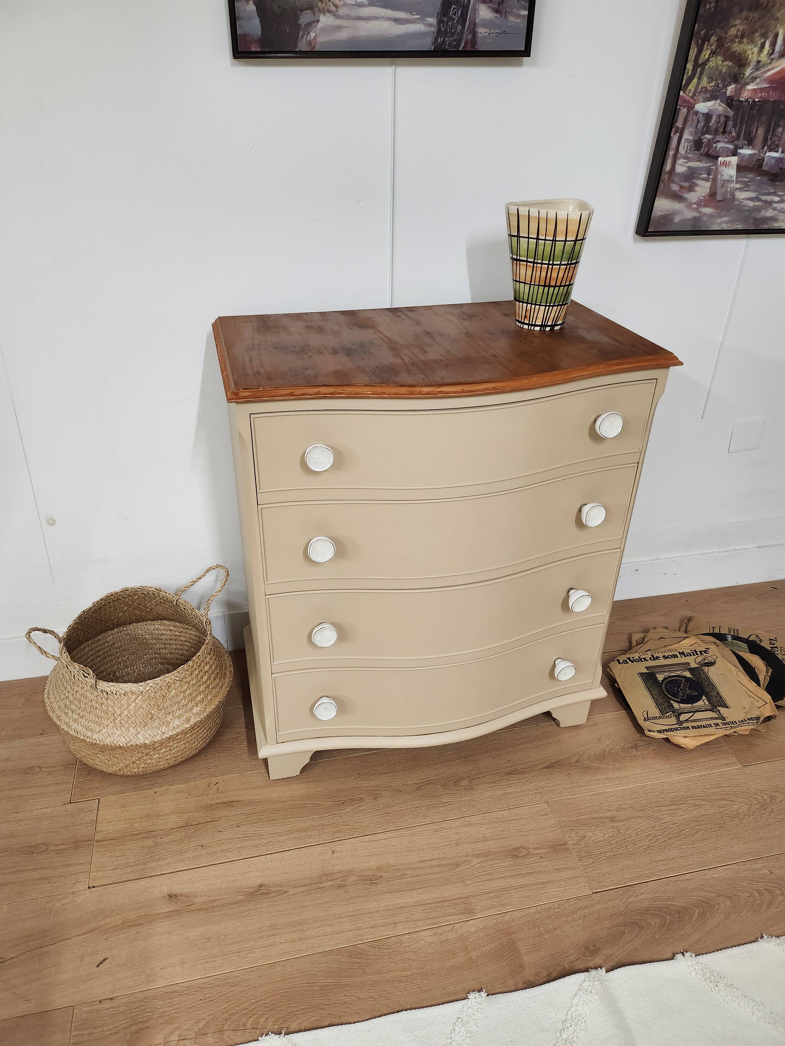 Chest of drawers with rounded front
