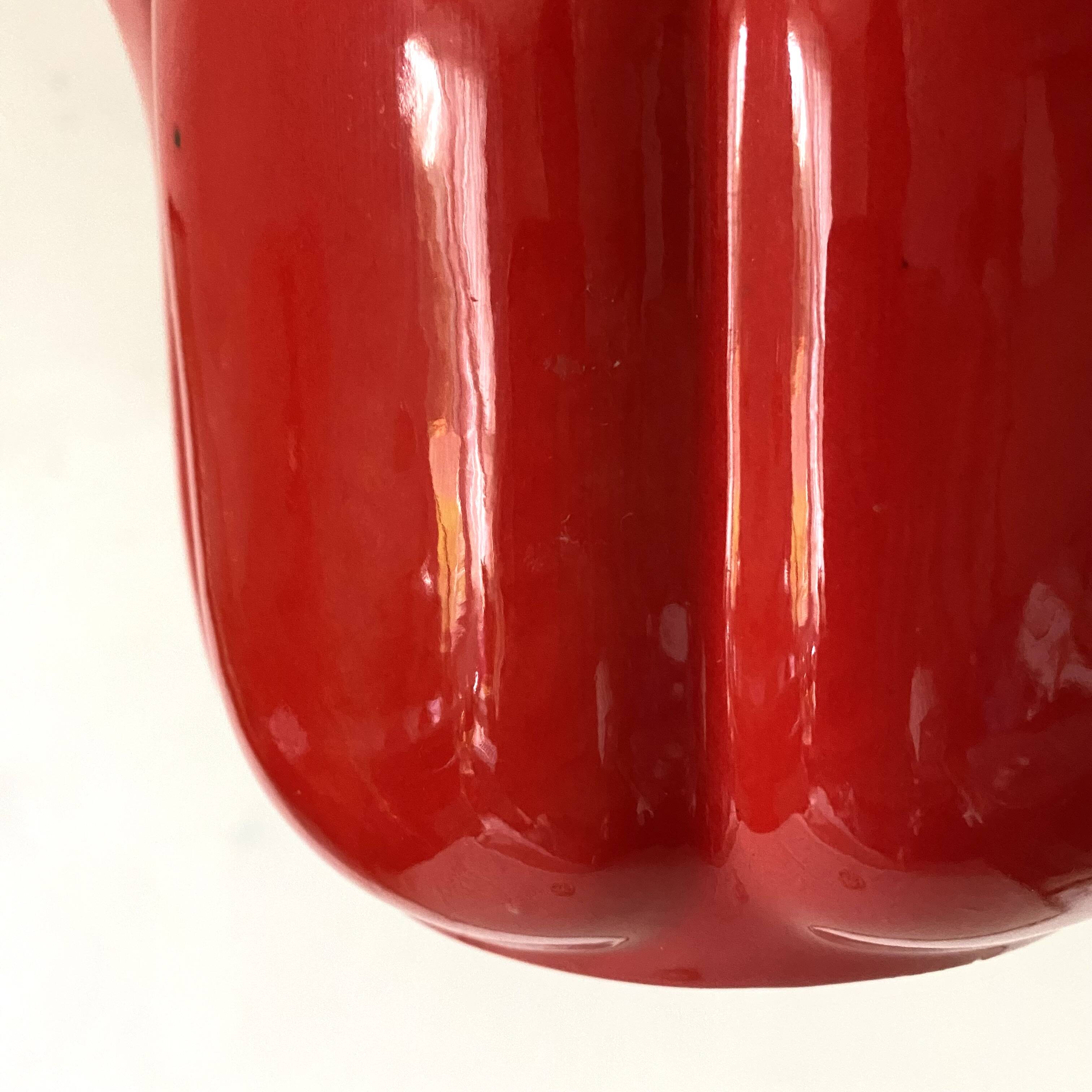 Red pepper slip pitcher